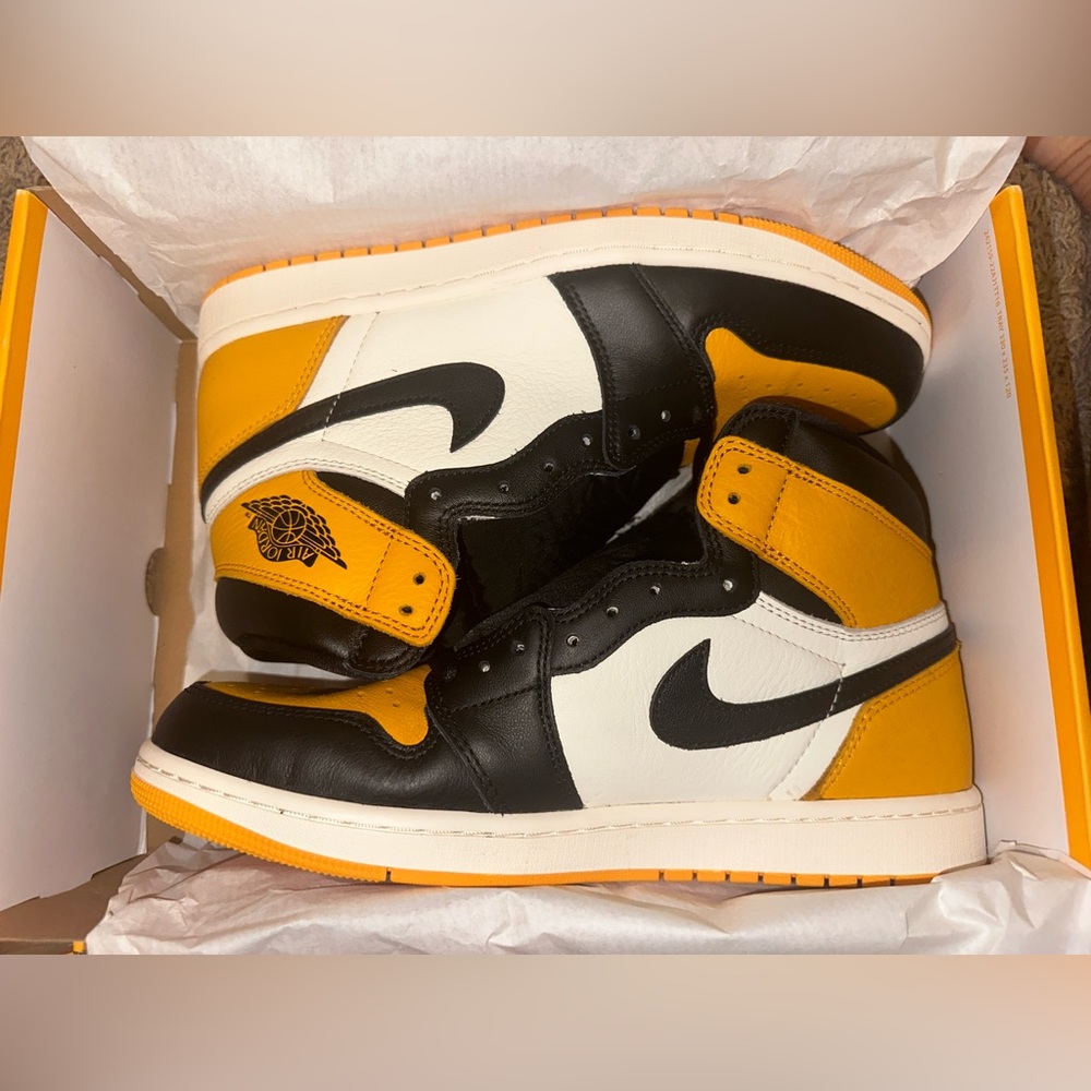 Nike Air Jordan 1 Retro High OG “Yellow Toe” NEW IN BOX